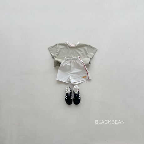 blackbean/47. are one T-shirt S-XL