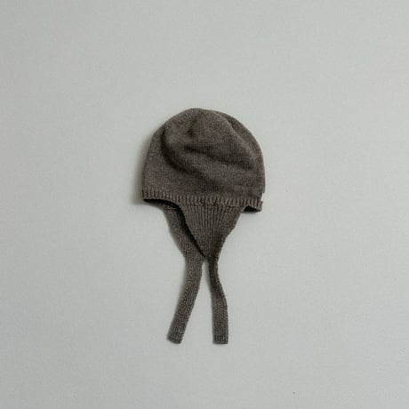minirobe/50. Earflap knit beanie FREE