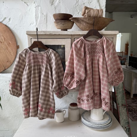 oren/24. hey embroidery one-piece S-XL
