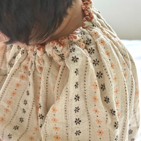 con_/26. mello blouse 1(66-77CM)-4(97-107CM)