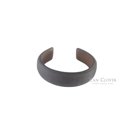 zanclover/16. ledder bangle  FREE