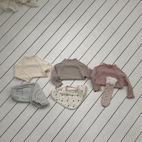 bebeholic/32. bunny golgi T-shirt S-L
