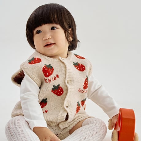 hereiam/15. strawberry knit overalls 18M-S