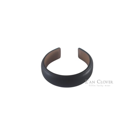 zanclover/16. ledder bangle  FREE