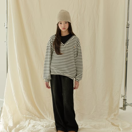 sm2/2. compotable v neck rayerd man-to-man 9-17