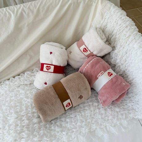 hereiam/28. compotable embroidery blanket FREE