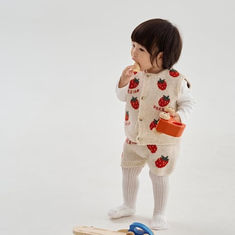 hereiam/16. strawberry knit vest 18M-S