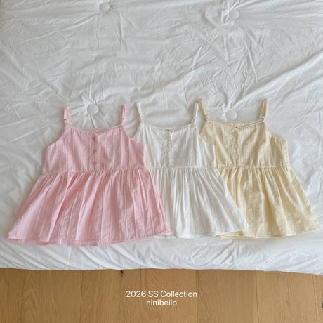 ninibello/54. milk sleeveless blouse 2XL