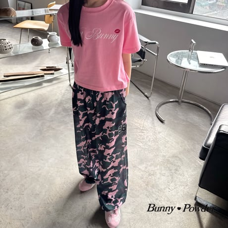 bunnypowder/198. lips T-shirt S-XL