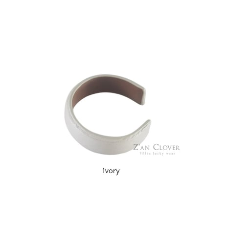zanclover/16. ledder bangle  FREE