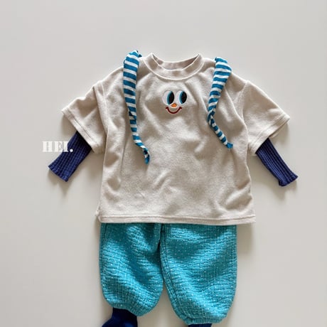 hei/16. Peekaboo T-shirt XS-XL