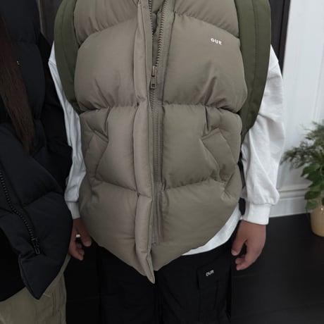 our/88. 26FW padding vest ADULT
