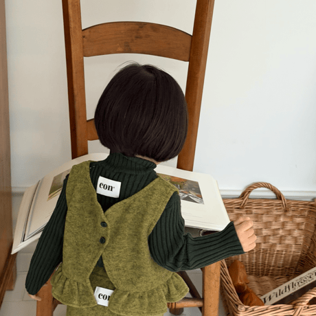 con_/24. Front and Back fril vest 1(66-77CM)-4(97-107CM)