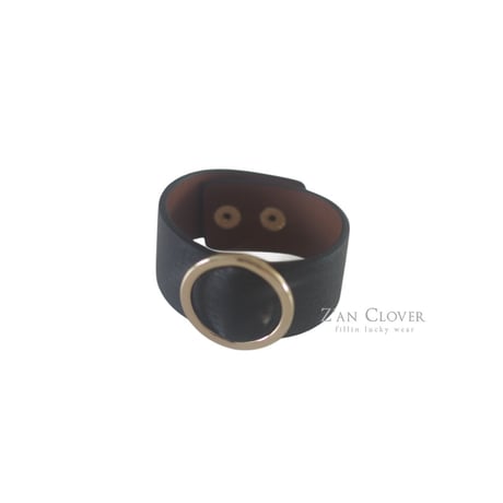 zanclover/15. Gold ledder bracelet FREE