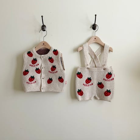 hereiam/16. strawberry knit vest 18M-S