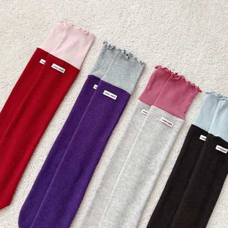 urbanrabbit/4. Volume Color Block Knee Socks FREE