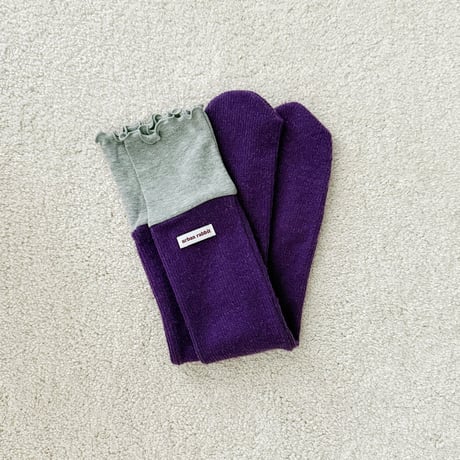 urbanrabbit/4. Volume Color Block Knee Socks FREE