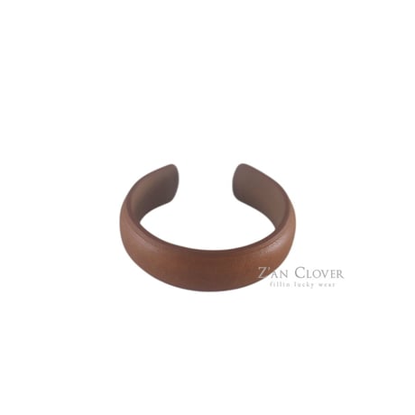 zanclover/16. ledder bangle  FREE