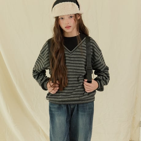 sm2/2. compotable v neck rayerd man-to-man 9-17