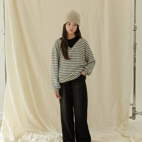 sm2/2. compotable v neck rayerd man-to-man 9-17