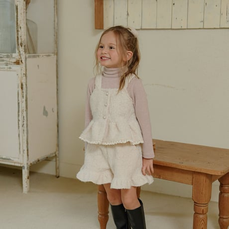 melikey/72. creamy fril half pants JS-JM
