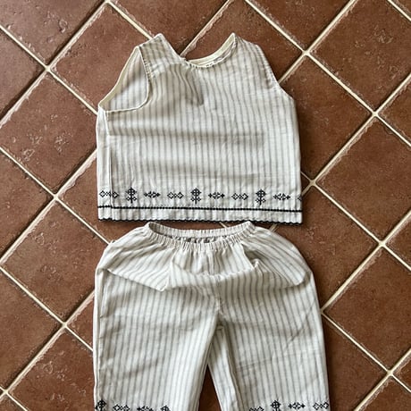 thelala/43. embroidery updown  XS-XL