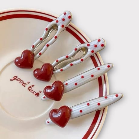dudie/55. heart four pin FREE
