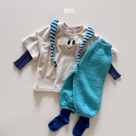 hei/16. Peekaboo T-shirt XS-XL