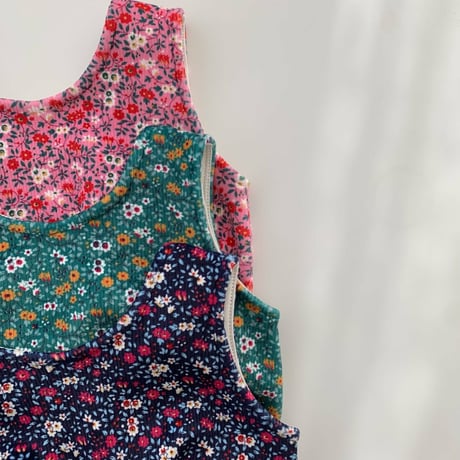 ooo/24. flower vest XS-XL