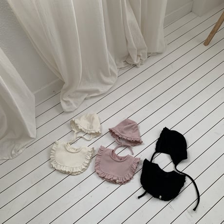 bebeholic/49. fril bonnet set FREE