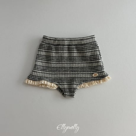 ellymolly/72. has wool nikerz  3-11