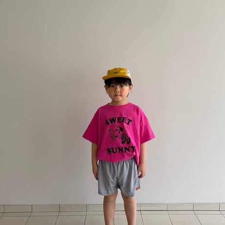 cantuccistudio/47. HoneyBee T-shirt XS-XL