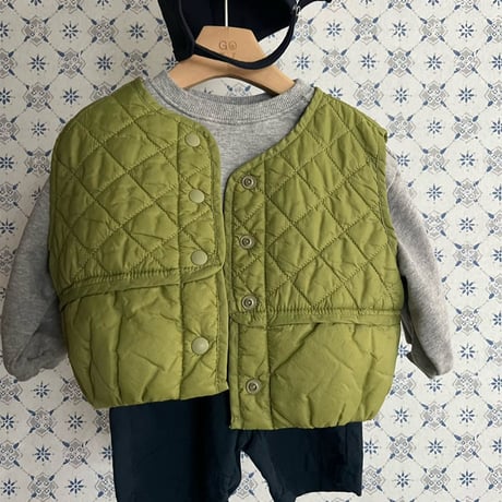 gou/147. B- divide vest 2(6-12M)-3(12-18M)