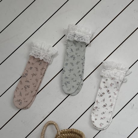 bebeholic/53. angela knee socks FREE