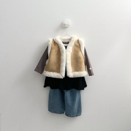 atomeme/44. Reversible Mustang Vest? S-XL