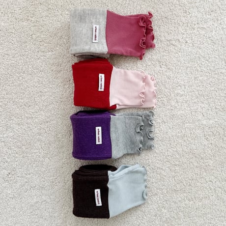 urbanrabbit/4. Volume Color Block Knee Socks FREE