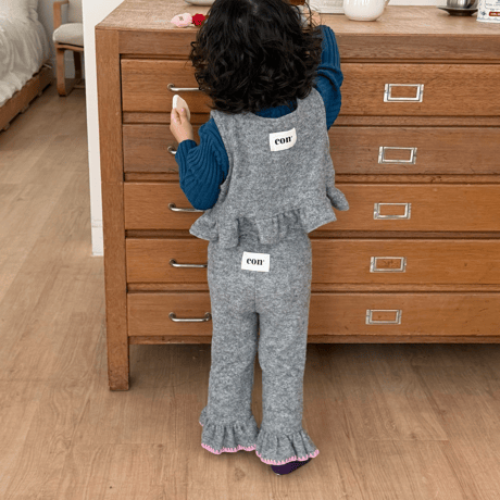 con_/24. Front and Back fril vest 1(66-77CM)-4(97-107CM)