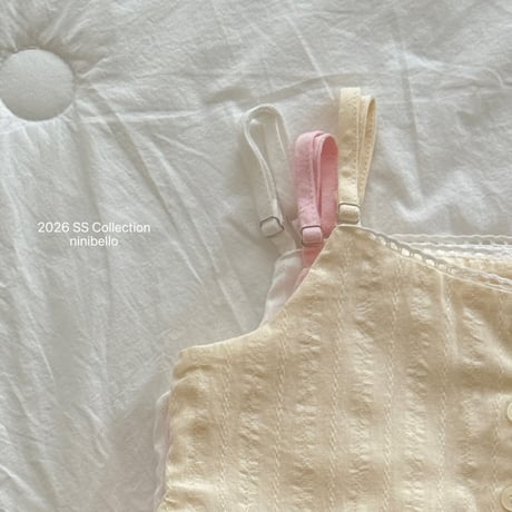 ninibello/54. milk sleeveless blouse 2XL