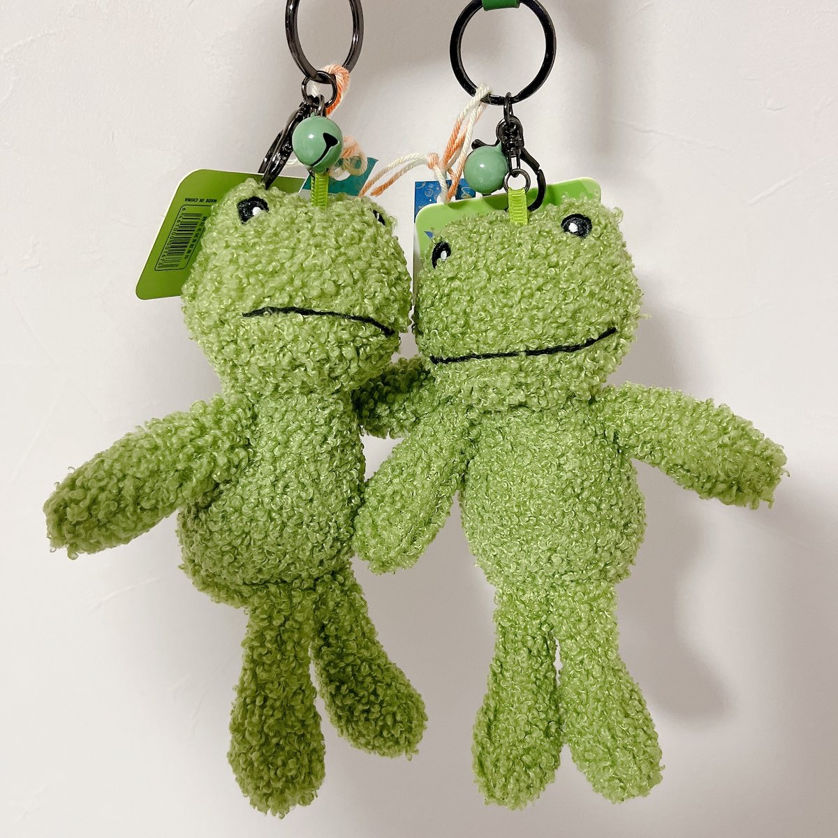ふわもこ カエルのぬいぐるみキーホルダー | ミルキーフロッグ専門店