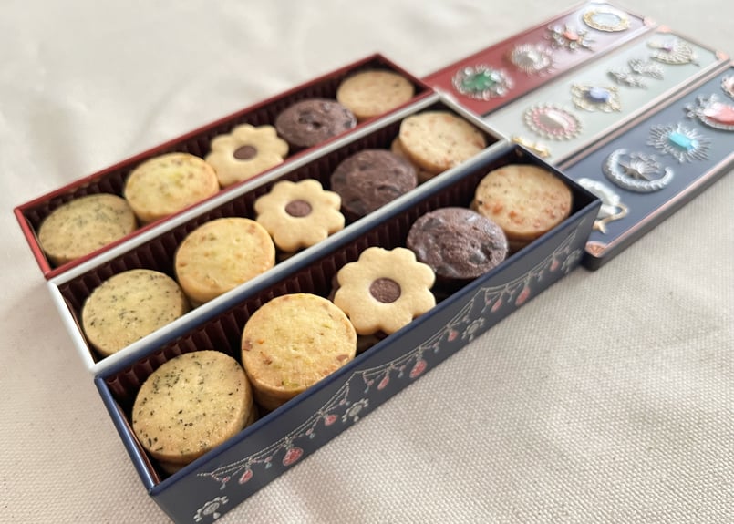 カラマリ オトパ クッキー缶 峰雄 カラマリ オトパ クッキー缶 峰雄 - メルカリ