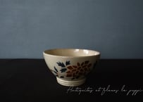 フランス SARREGUEMINES & DIGOIN（ ディゴワン・サルグミンヌ）カフェオレボウルFleurs rouges et feuilles indigo