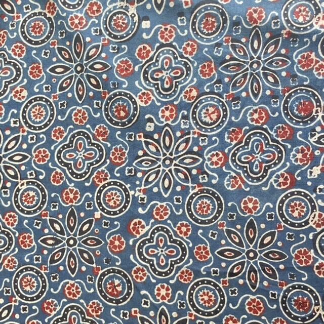 パキスタン　アジュラック布Ａレッド モダンなデザインのアジュラック生地】インド綿ハンドブロック