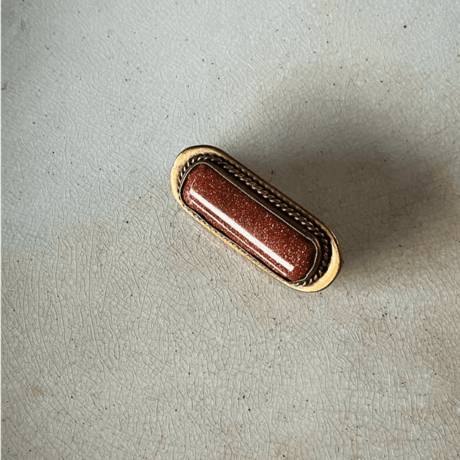 イギリス　ヴィンテージ　チョコレートブローチ