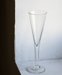 un verre à champagne  ４