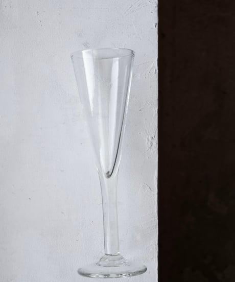 un verre à champagne  ４
