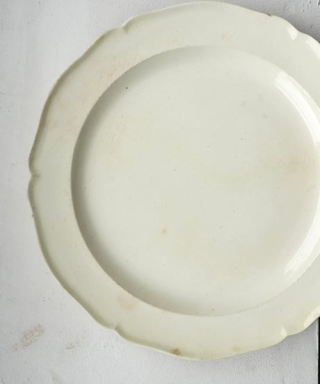 Faïence Fine / Assiette a bordfleuri