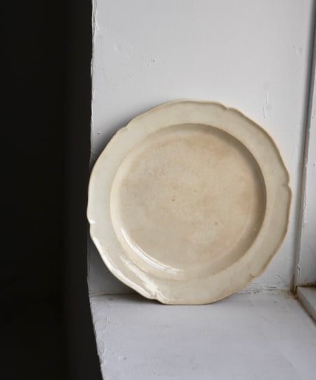 Faïence Fine / Assiette a bordfleuri