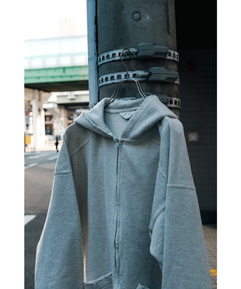 ANCELLM CRASH ZIP HOODIE | MusterWerk Sud. ANCELLM CRASH ZIP HOODIE | MusterWerk Sud.