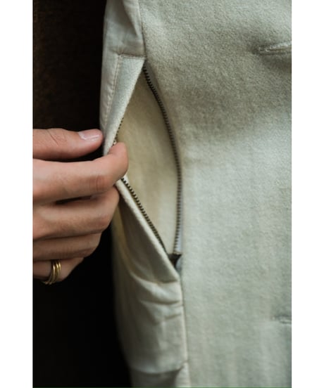 PERIOD FEATURES "Exclusive" SOUTIEN COLLAR COAT