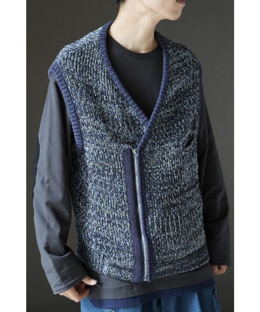 ENCOMING KNITTED ASYMMETRIC VEST | MusterWerk Sud.